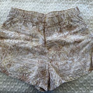 Lilly Pulitzer Cream and Tan Bermuda Shorts with Elastic Waistband